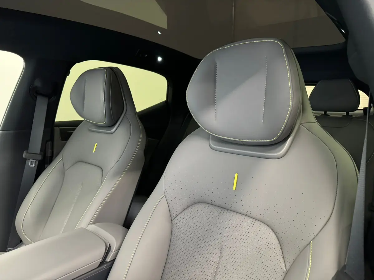 More 66 kWh |Heico velgen 21" | Heico verlagingsveren | 22 kW lader | Alarm klasse 1(startblokkering) | Apple Carplay/Android Auto|telefoonintegratie premium