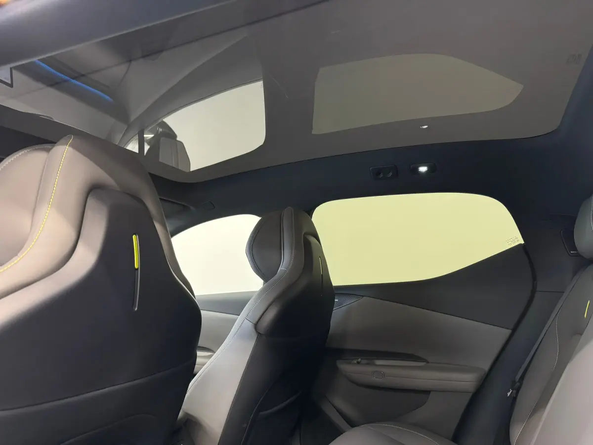 More 66 kWh |Heico velgen 21" | Heico verlagingsveren | 22 kW lader | Alarm klasse 1(startblokkering) | Apple Carplay/Android Auto|telefoonintegratie premium