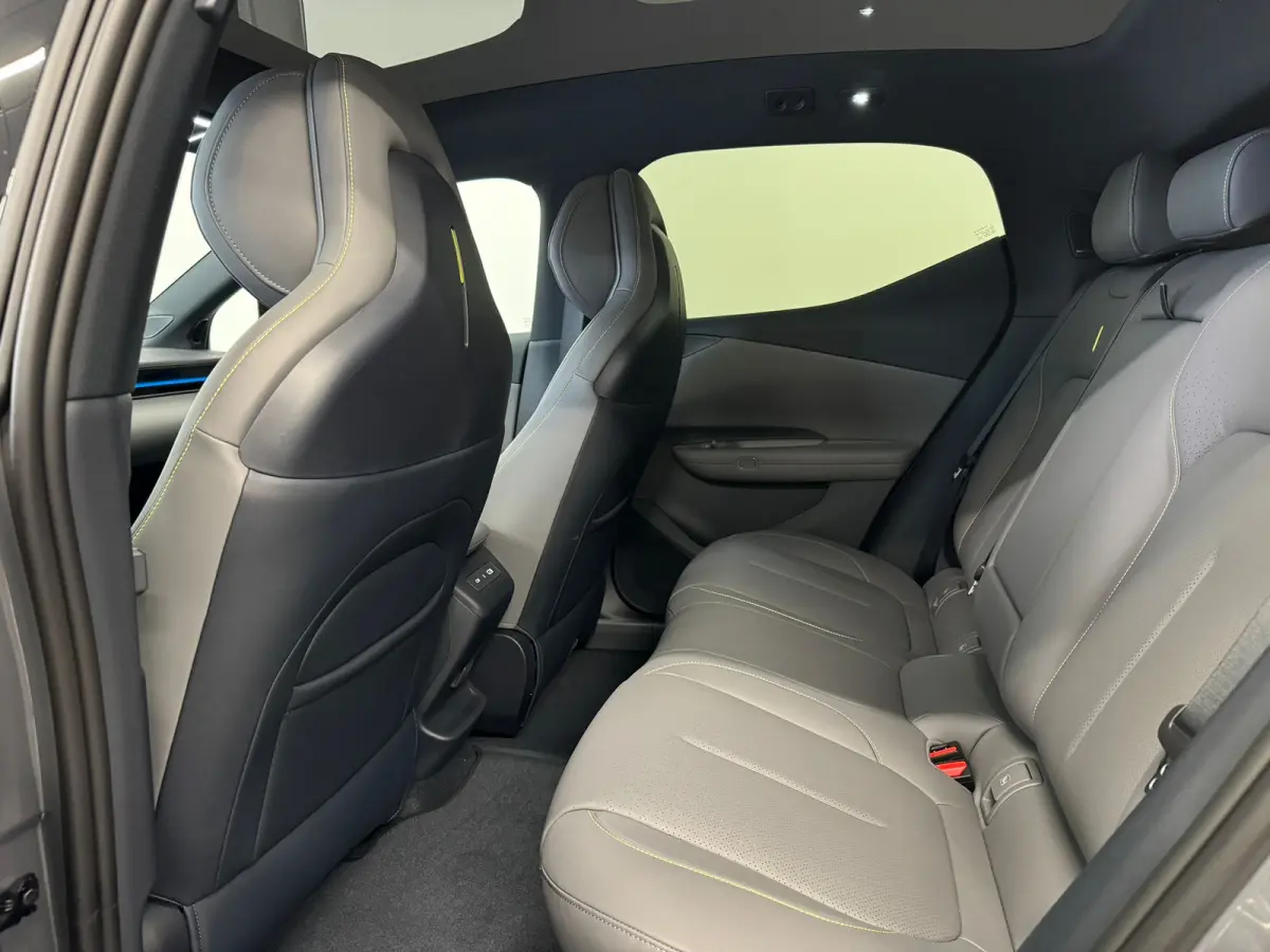 More 66 kWh |Heico velgen 21" | Heico verlagingsveren | 22 kW lader | Alarm klasse 1(startblokkering) | Apple Carplay/Android Auto|telefoonintegratie premium