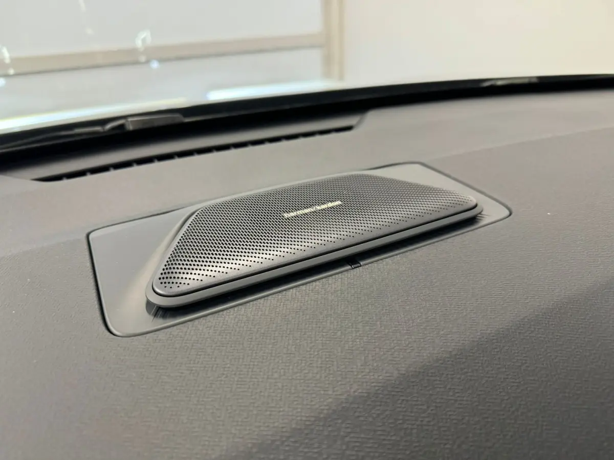 More 66 kWh |Heico velgen 21" | Heico verlagingsveren | 22 kW lader | Alarm klasse 1(startblokkering) | Apple Carplay/Android Auto|telefoonintegratie premium