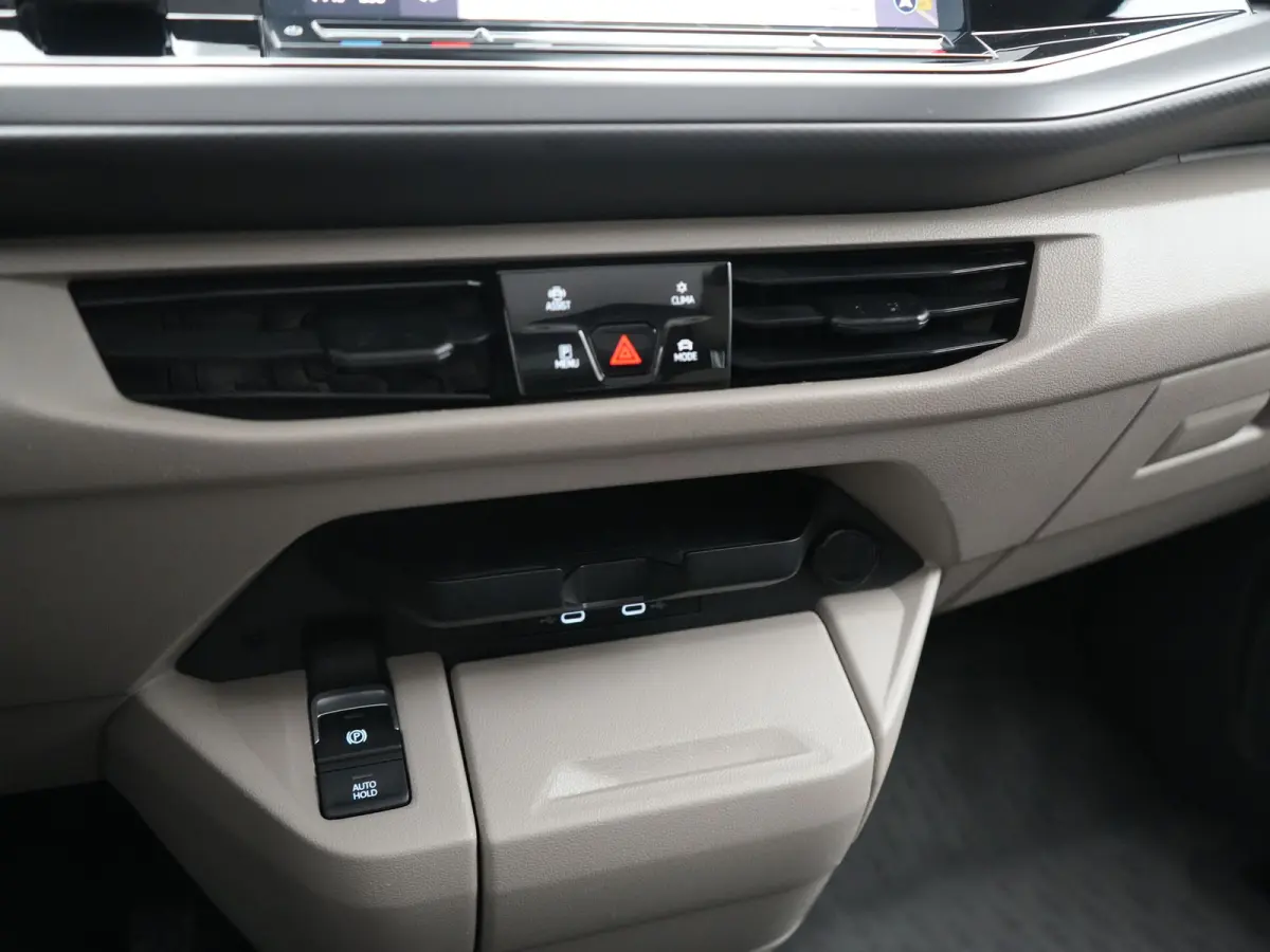 1.4 eHybrid 7 Zits PHEV 218pk Dealer O.H | Trekhaak Af Fabriek | Panodak | IQ Light | Camera | Stoelverwarming | Apple Carplay | Navigatie | DAB | Cruise Control | 17"L.M | Plug In Hybrid |