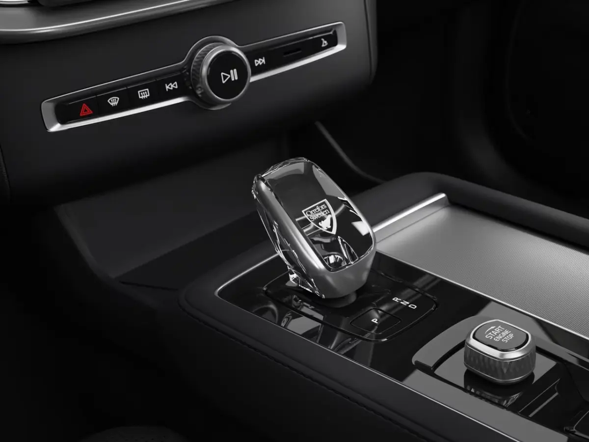 2.0 T8 Plug-in hybrid AWD Ultra Black Ed. Exec. | 2 stoelen op derde rij | Achteruitrijcamera | Alarmsysteem