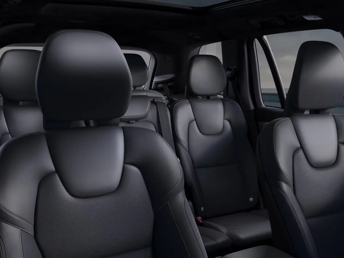 2.0 T8 Plug-in hybrid AWD Ultra Black Ed. Exec. | 2 stoelen op derde rij | Achteruitrijcamera | Alarmsysteem