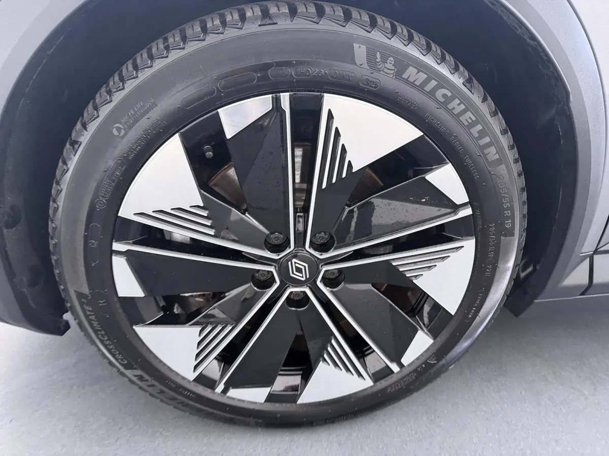 techno 220 pk long range | Adapt. Cruise | Parkeercamera | Google Navigatie |