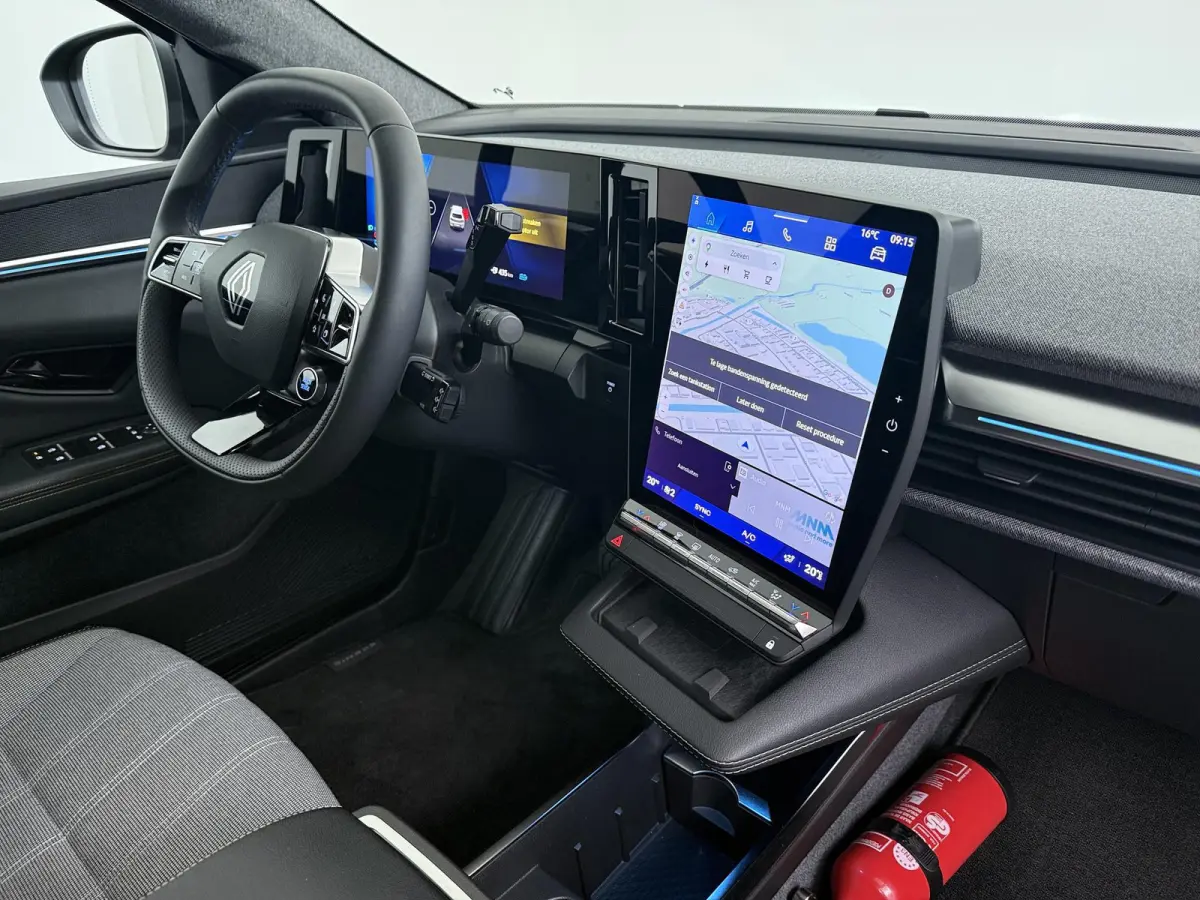 techno 220 pk long range | Adapt. Cruise | Parkeercamera | Google Navigatie |