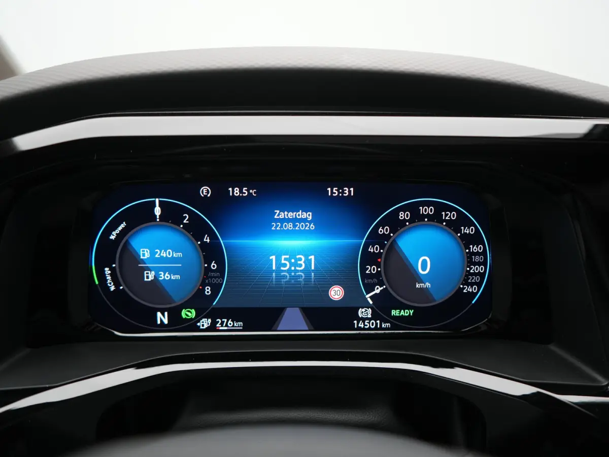 1.4 eHybrid Energetic 6 Zits PHEV 218pk Dealer O.H | SOH 96,1% | Trekhaak Af Fabriek | Panodak | IQ Light | Camera | Stoelverwarming | Keyless | Sfeerverlichting | Navigatie | DAB | Cruise C