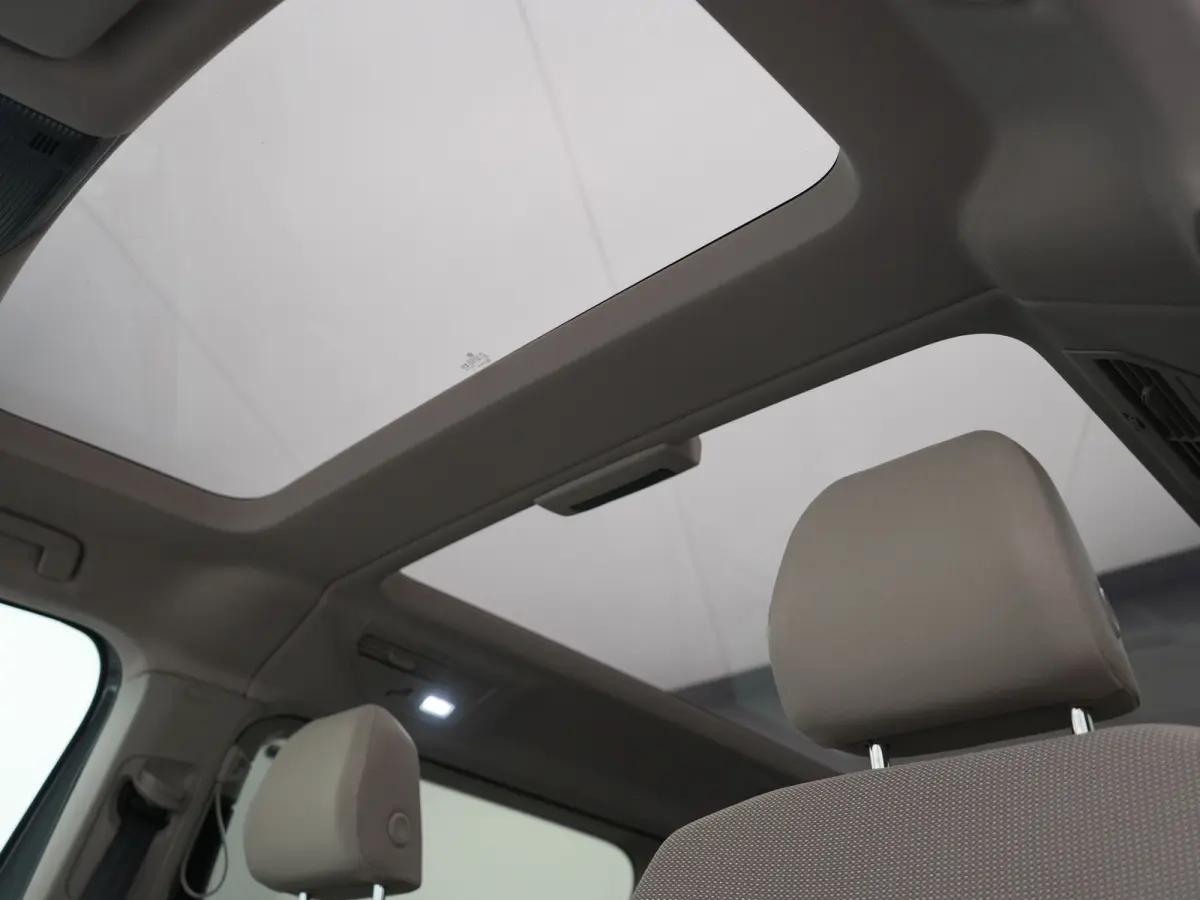 1.4 eHybrid Energetic 6 Zits PHEV 218pk Dealer O.H | SOH 96,1% | Trekhaak Af Fabriek | Panodak | IQ Light | Camera | Stoelverwarming | Keyless | Sfeerverlichting | Navigatie | DAB | Cruise C