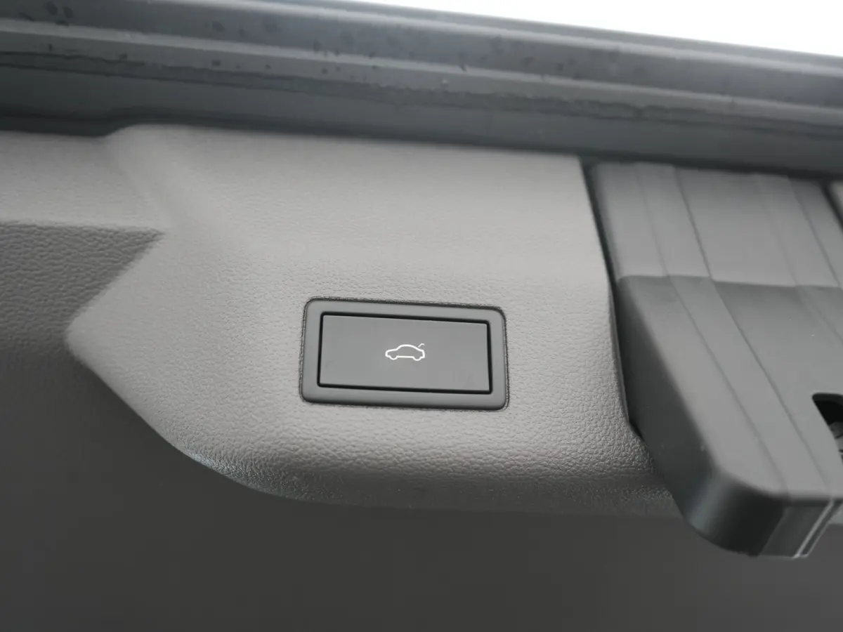 1.4 eHybrid Energetic 6 Zits PHEV 218pk Dealer O.H | SOH 96,1% | Trekhaak Af Fabriek | Panodak | IQ Light | Camera | Stoelverwarming | Keyless | Sfeerverlichting | Navigatie | DAB | Cruise C