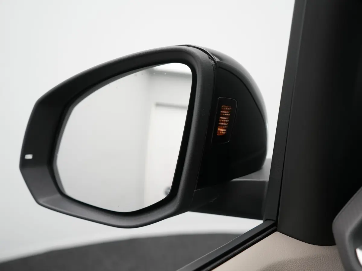 1.4 eHybrid Bulli 7 Zits PHEV 218pk Dealer O.H | Trekhaak Af Fabriek | Adaptive Cruise | Camera | Sportstoelen & Stuur Verwarmd | Apple Carplay | BLIS | Navigatie | Virtual | DAB | 17"L.M | 