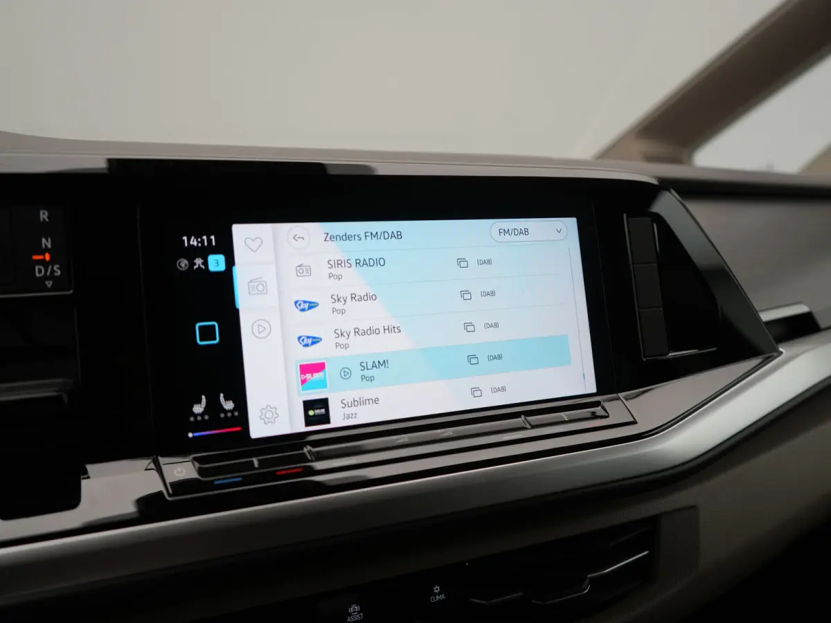 1.4 eHybrid Bulli 7 Zits PHEV 218pk Dealer O.H | Trekhaak Af Fabriek | Adaptive Cruise | Camera | Sportstoelen & Stuur Verwarmd | Apple Carplay | BLIS | Navigatie | Virtual | DAB | 17"L.M | 