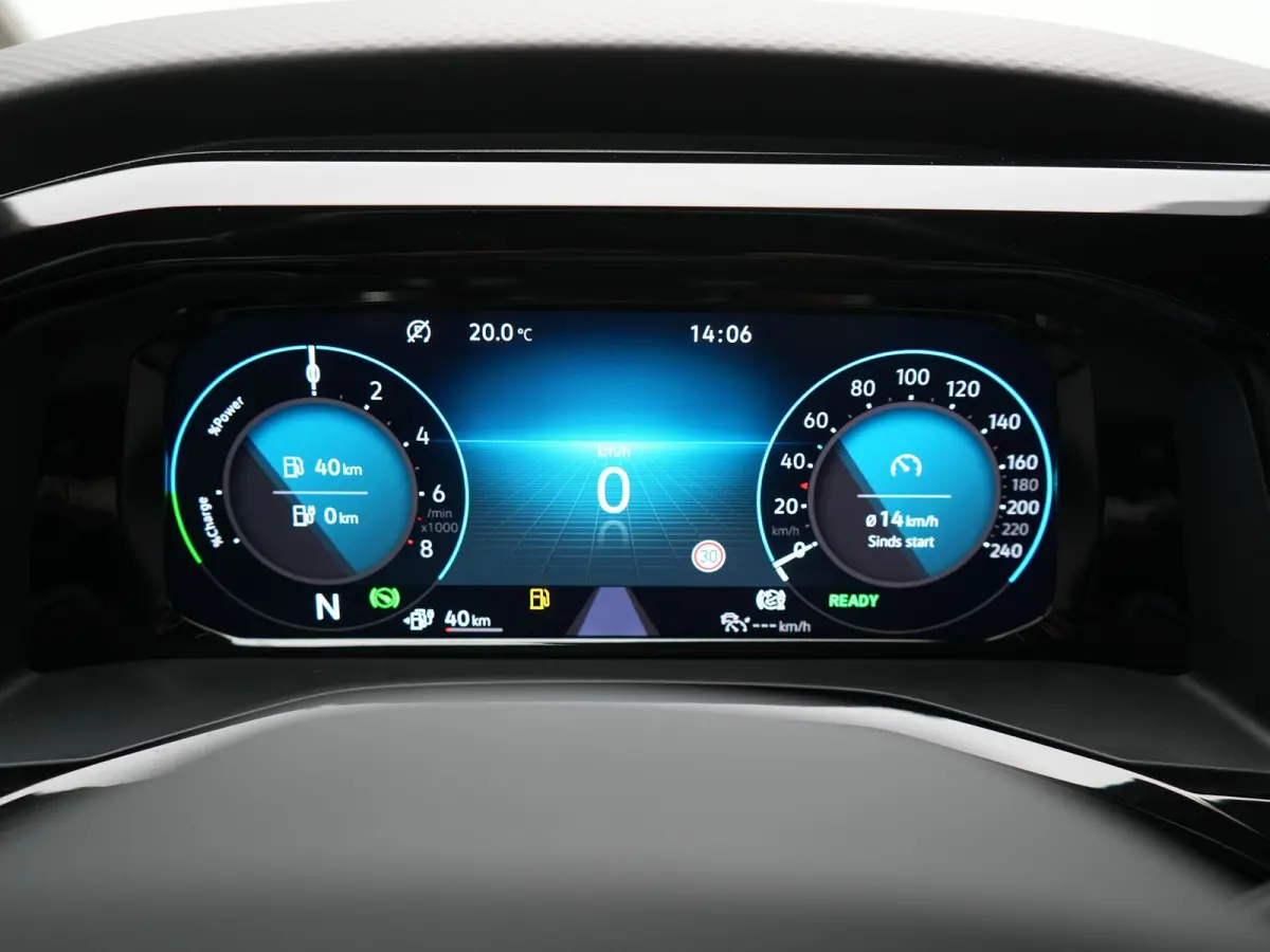 1.4 eHybrid Bulli 7 Zits PHEV 218pk Dealer O.H | Trekhaak Af Fabriek | Adaptive Cruise | Camera | Sportstoelen & Stuur Verwarmd | Apple Carplay | BLIS | Navigatie | Virtual | DAB | 17"L.M | 