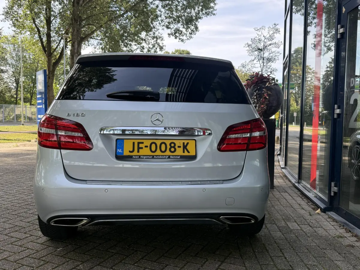 180 Ambition AUTOMAAT | LED | Airco | Navigatie | Parkeersensoren | Cruise Control | Licht metalen velgen