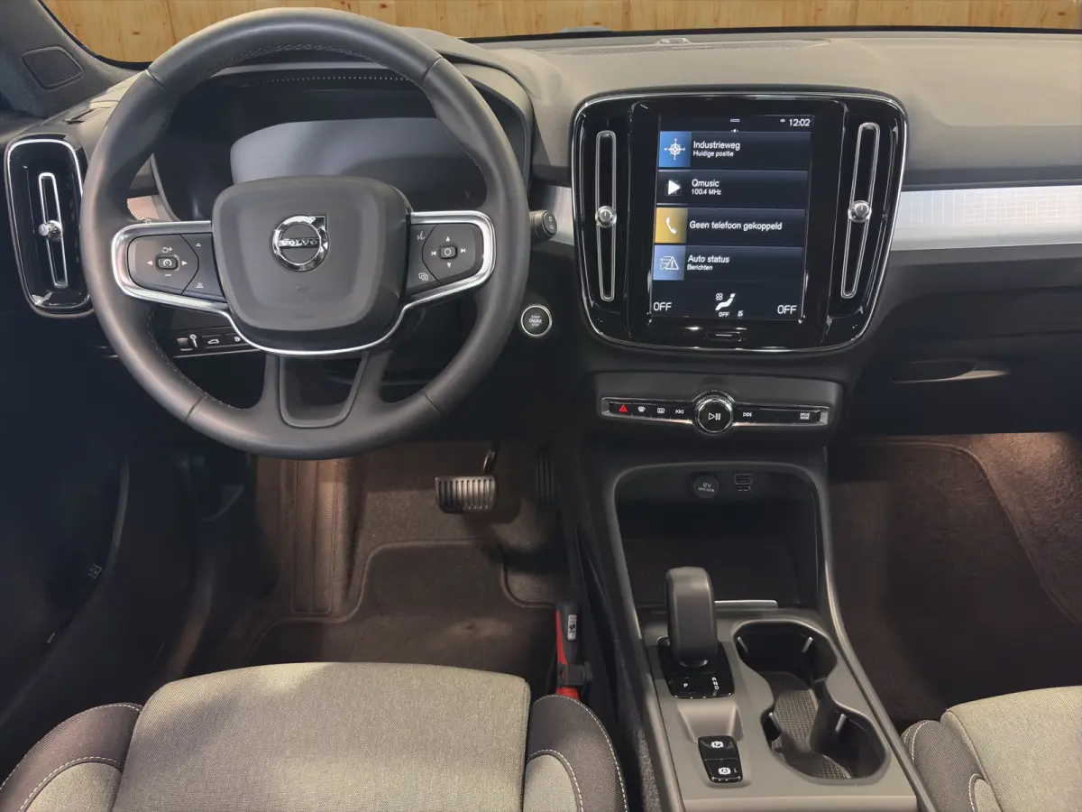 1.5 T4 Inscription Expression | Harman kardon | Carplay | Camera | Keyless entry / start |