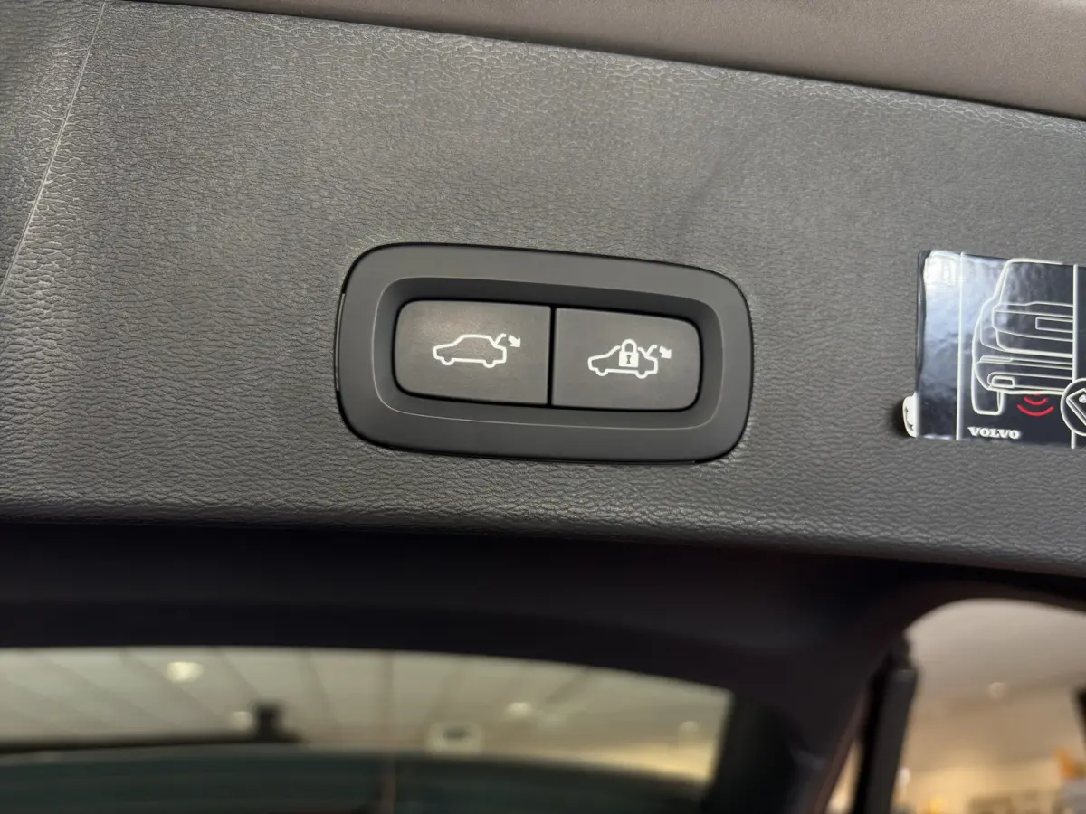 1.5 T4 Inscription Expression | Harman kardon | Carplay | Camera | Keyless entry / start |