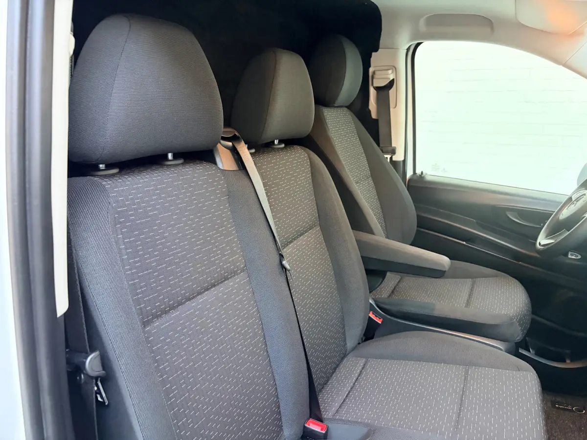 Elektrisch Servicewagen Automaat Lang 66 kWh L2H1 3 Persoons BOTT Inrichting RIJKLAARPRIJS!
