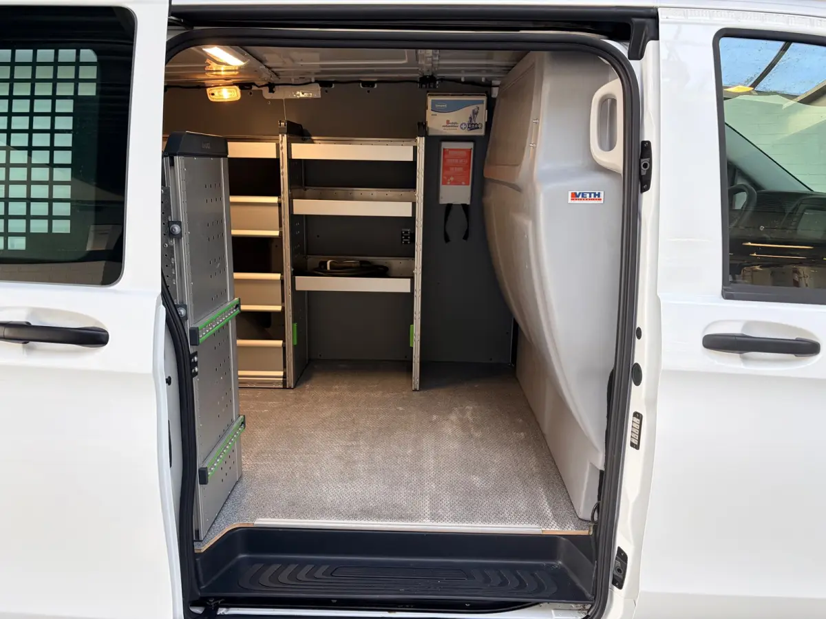 Elektrisch Servicewagen Automaat Lang 66 kWh L2H1 3 Persoons BOTT Inrichting RIJKLAARPRIJS!