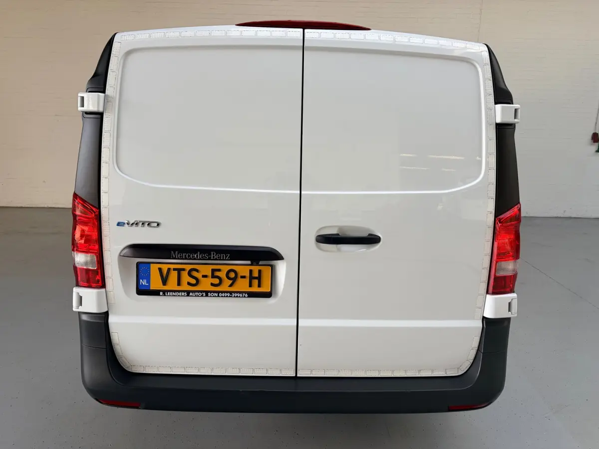 Elektrisch Servicewagen Automaat Lang 66 kWh L2H1 3 Persoons BOTT Inrichting RIJKLAARPRIJS!