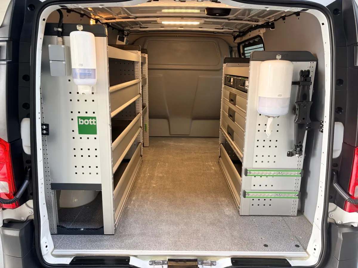 Elektrisch Servicewagen Automaat Lang 66 kWh L2H1 3 Persoons BOTT Inrichting RIJKLAARPRIJS!