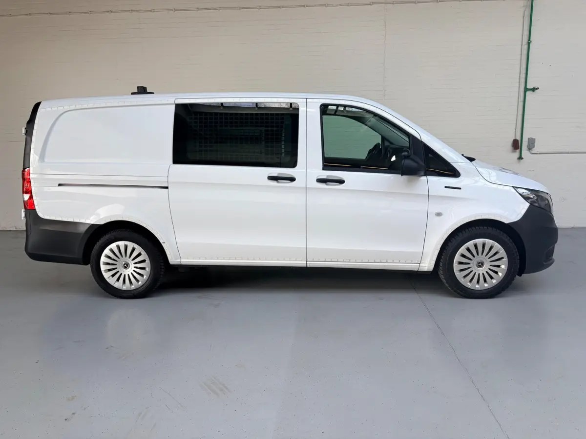 Elektrisch Servicewagen Automaat Lang 66 kWh L2H1 3 Persoons BOTT Inrichting RIJKLAARPRIJS!