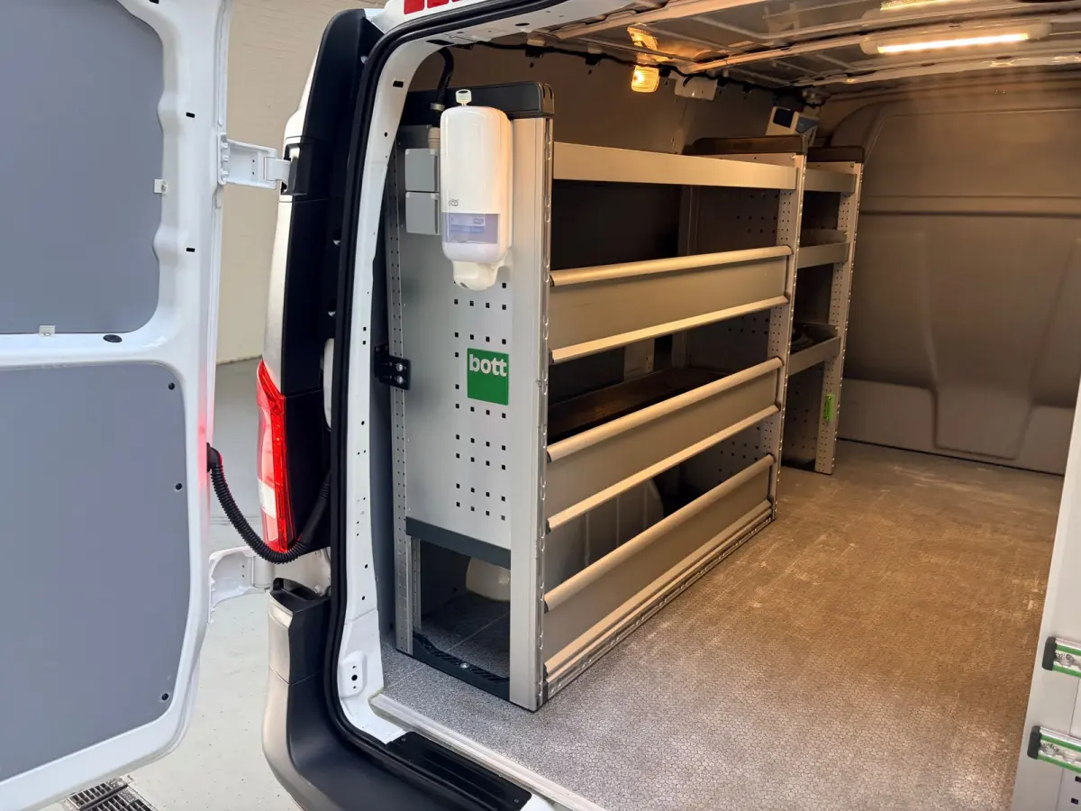 Elektrisch Servicewagen Automaat Lang 66 kWh L2H1 3 Persoons BOTT Inrichting RIJKLAARPRIJS!