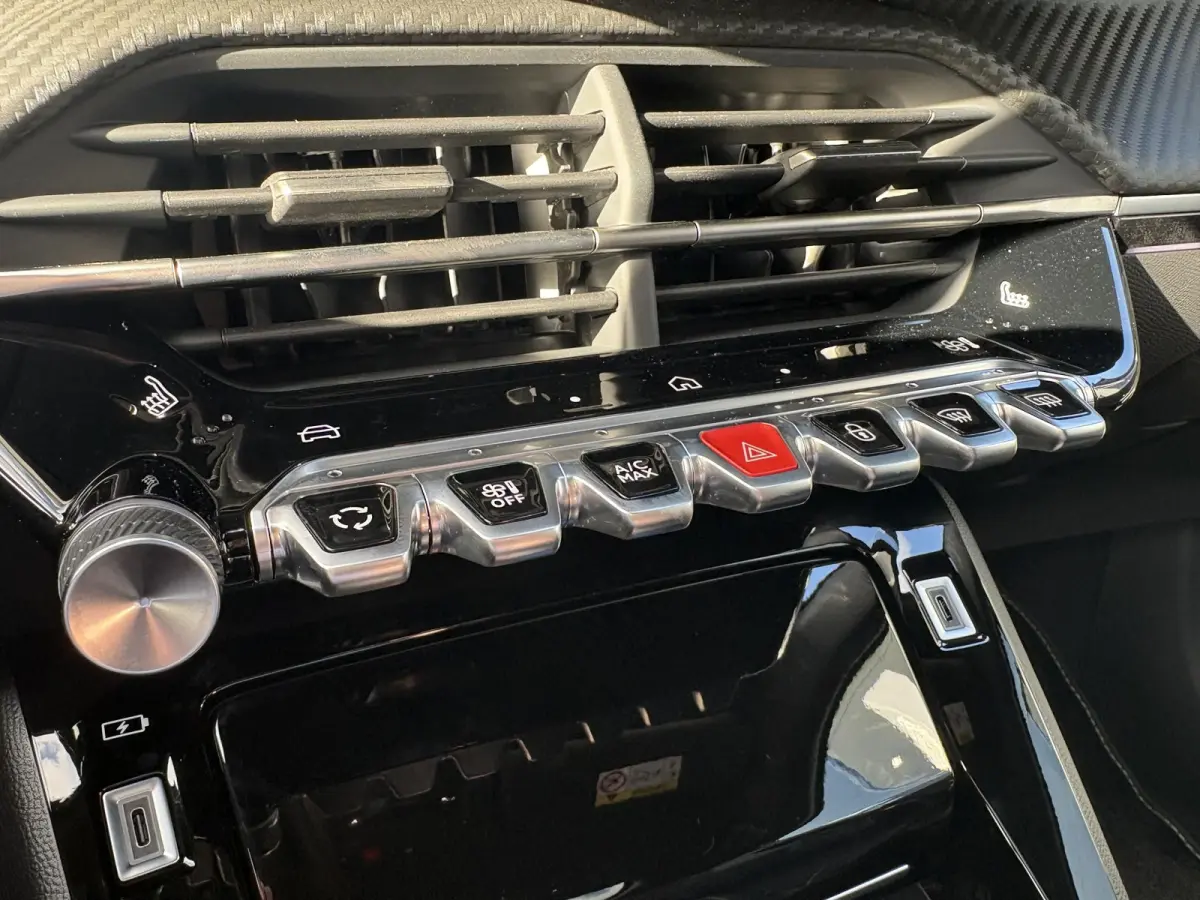 1.2 Hybrid 145 GT | Panoramadak | Camera | Apple Carplay/ Android Auto |