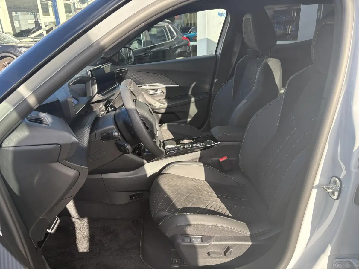 1.2 Hybrid 145 GT | Panoramadak | Camera | Apple Carplay/ Android Auto |
