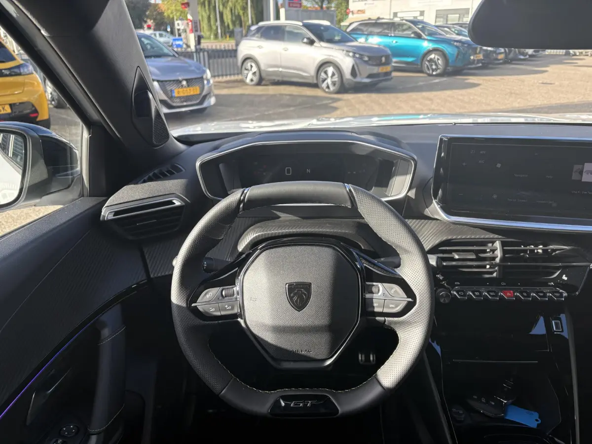 1.2 Hybrid 145 GT | Panoramadak | Camera | Apple Carplay/ Android Auto |