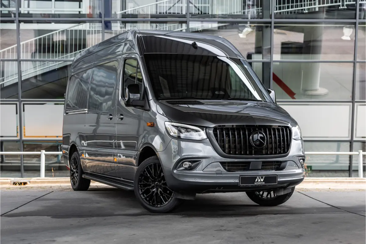 317 1.9 CDI L2H2 | AMG | LED | CarPlay | Camera | Navigatie | Stoelverwarming | Cruise control | Dealer onderhouden | Lederen bekleding | Nieuwe APK | L2H2