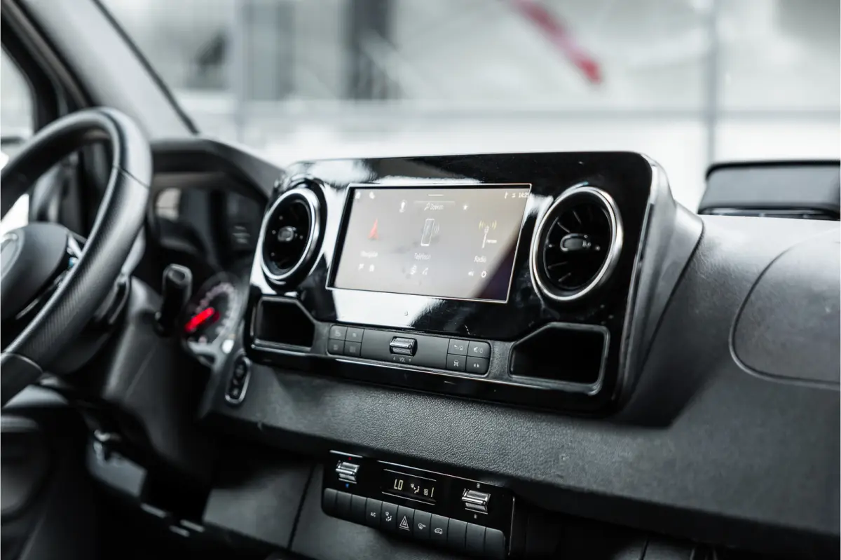 317 1.9 CDI L2H2 | AMG | LED | CarPlay | Camera | Navigatie | Stoelverwarming | Cruise control | Dealer onderhouden | Lederen bekleding | Nieuwe APK | L2H2