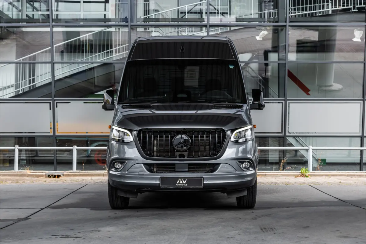 317 1.9 CDI L2H2 | AMG | LED | CarPlay | Camera | Navigatie | Stoelverwarming | Cruise control | Dealer onderhouden | Lederen bekleding | Nieuwe APK | L2H2