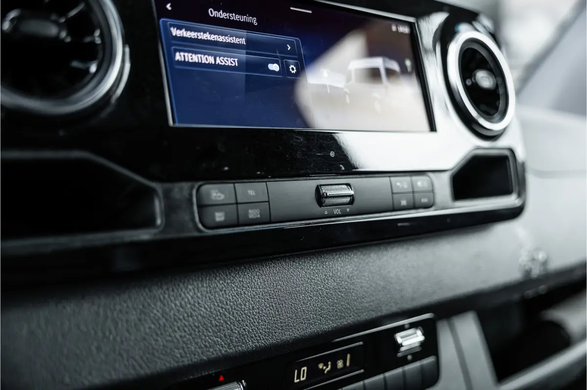 317 1.9 CDI L2H2 | AMG | LED | CarPlay | Camera | Navigatie | Stoelverwarming | Cruise control | Dealer onderhouden | Lederen bekleding | Nieuwe APK | L2H2