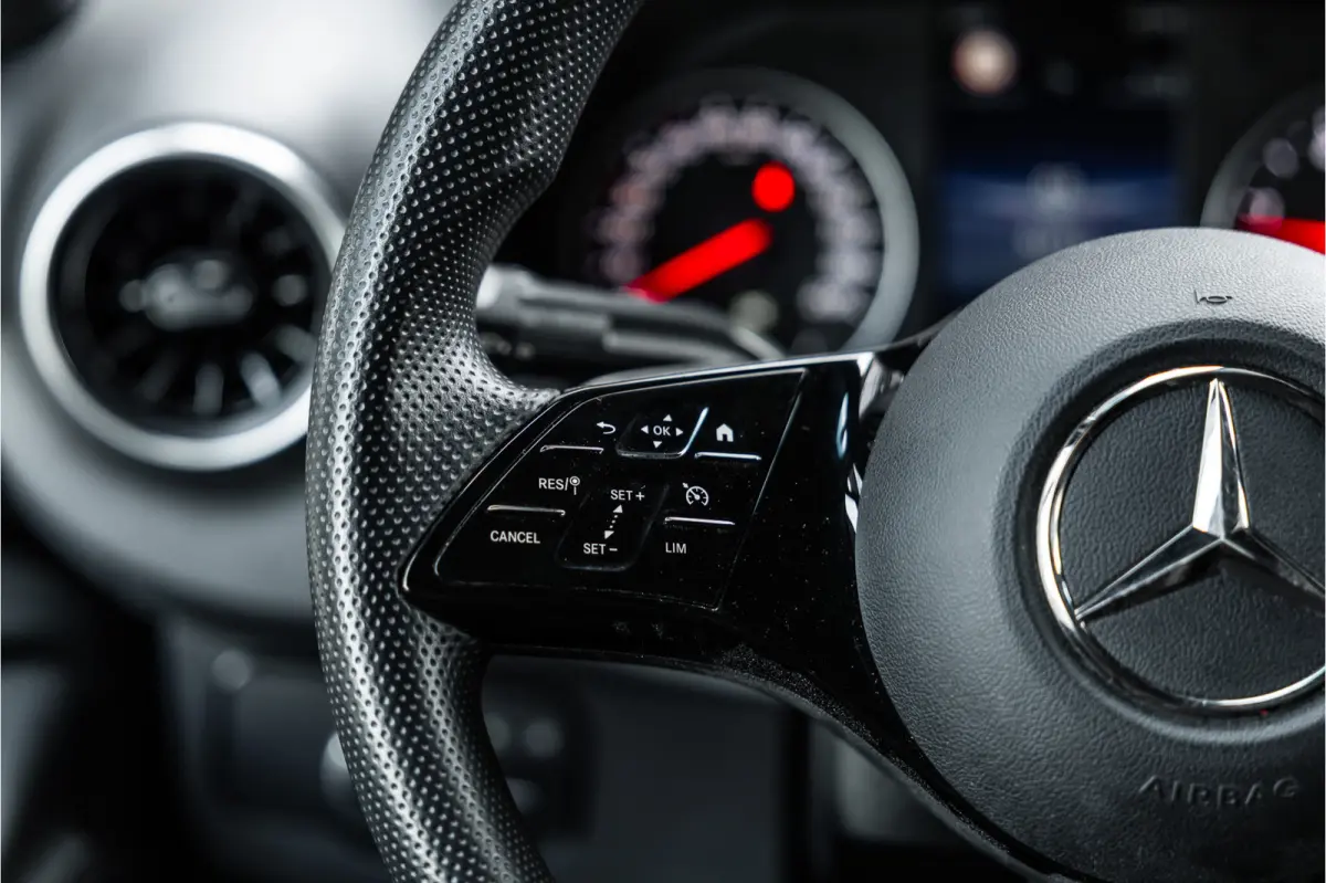 317 1.9 CDI L2H2 | AMG | LED | CarPlay | Camera | Navigatie | Stoelverwarming | Cruise control | Dealer onderhouden | Lederen bekleding | Nieuwe APK | L2H2