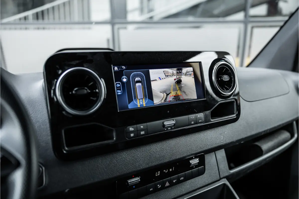 317 1.9 CDI L2H2 | AMG | LED | CarPlay | Camera | Navigatie | Stoelverwarming | Cruise control | Dealer onderhouden | Lederen bekleding | Nieuwe APK | L2H2