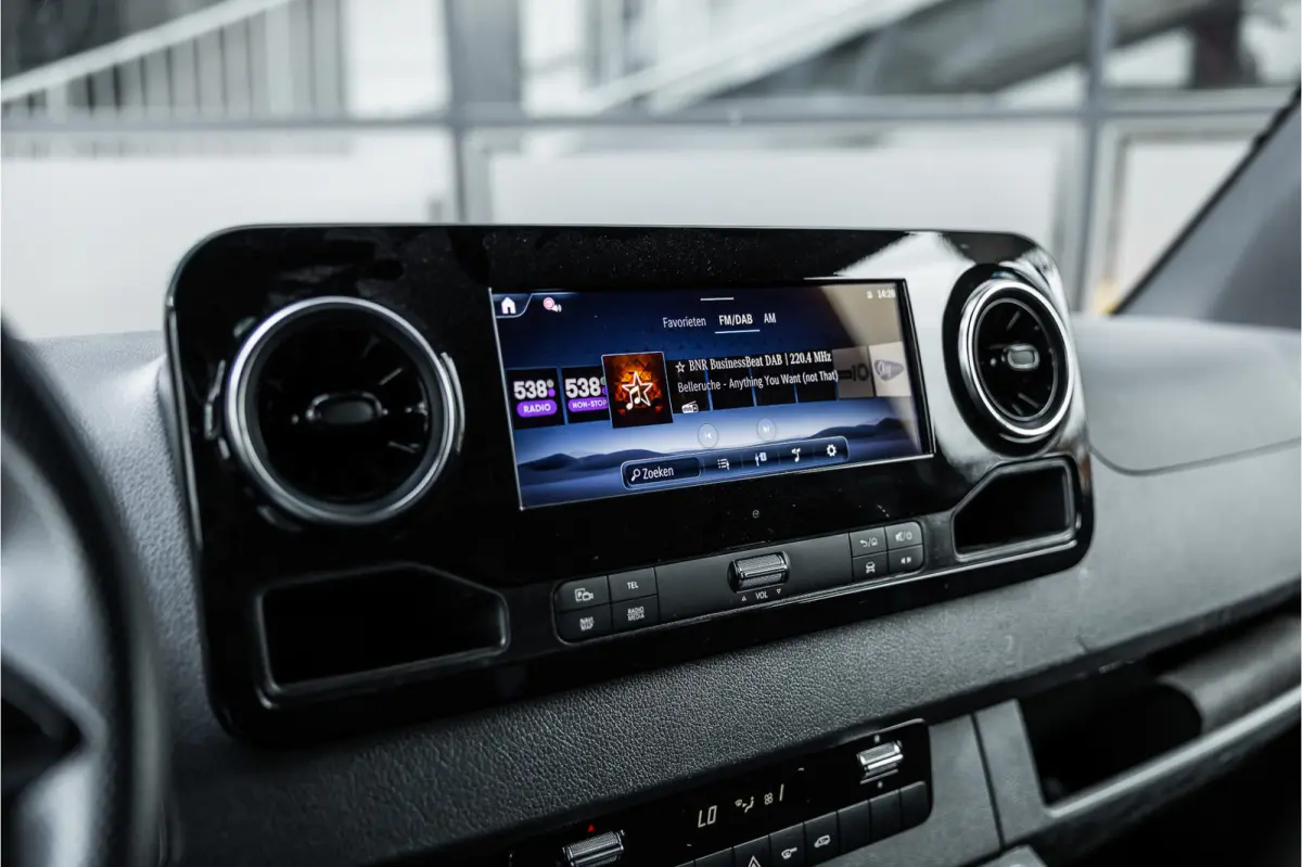 317 1.9 CDI L2H2 | AMG | LED | CarPlay | Camera | Navigatie | Stoelverwarming | Cruise control | Dealer onderhouden | Lederen bekleding | Nieuwe APK | L2H2