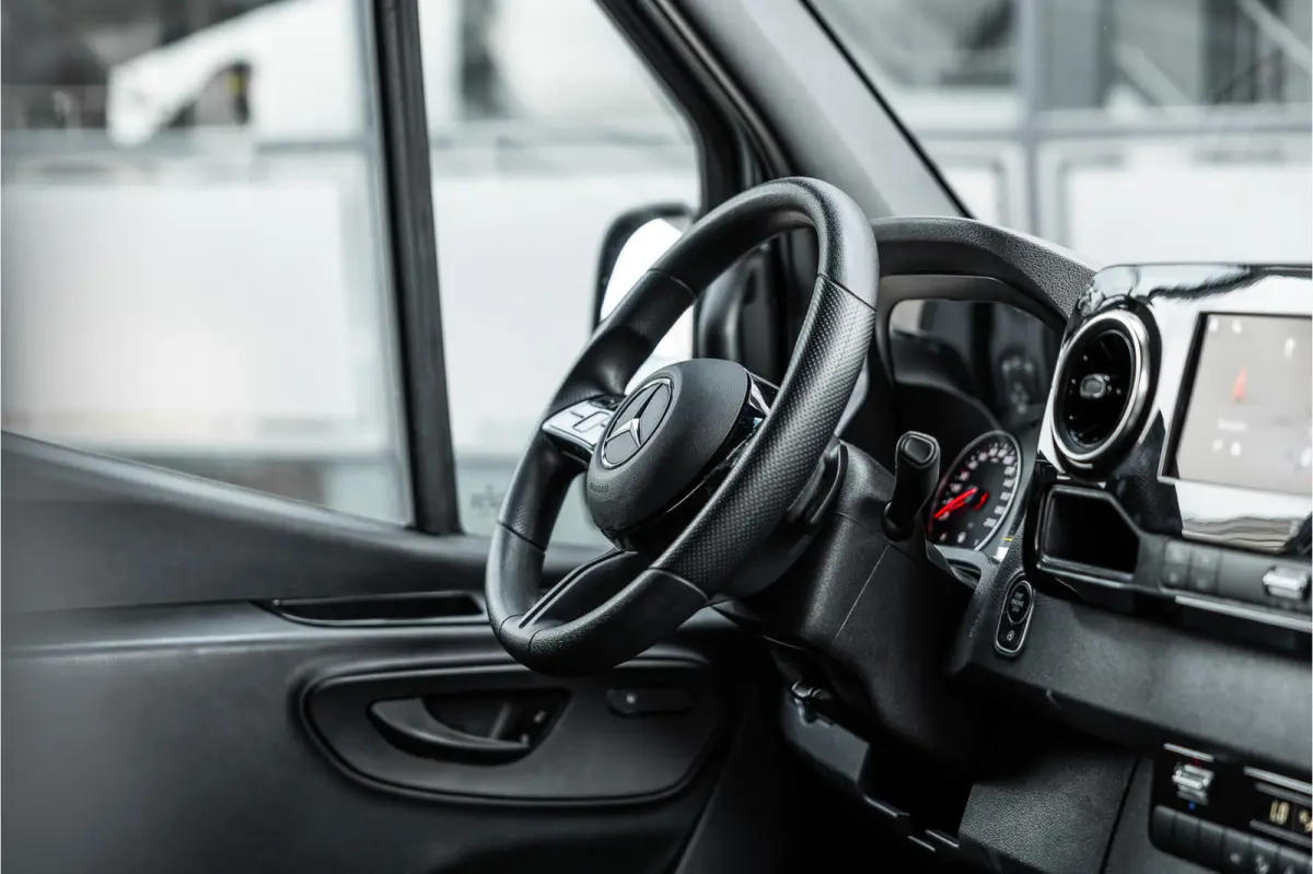 317 1.9 CDI L2H2 | AMG | LED | CarPlay | Camera | Navigatie | Stoelverwarming | Cruise control | Dealer onderhouden | Lederen bekleding | Nieuwe APK | L2H2