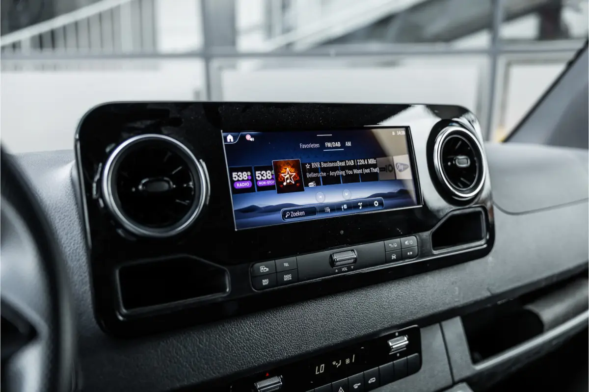 317 1.9 CDI L2H2 | AMG | LED | CarPlay | Camera | Navigatie | Stoelverwarming | Cruise control | Dealer onderhouden | Lederen bekleding | Nieuwe APK | L2H2