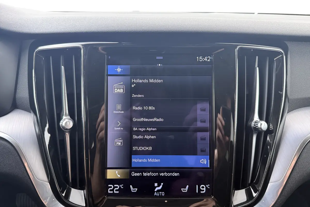 2.0 B3 Momentum Advantage Elek.Trekhaak Carplay Adapt.Cruise