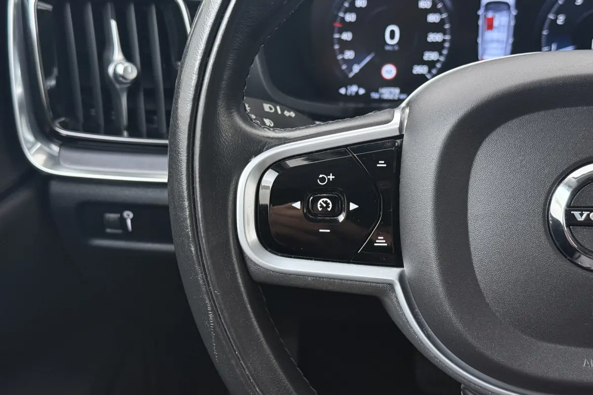 2.0 B3 Momentum Advantage Elek.Trekhaak Carplay Adapt.Cruise