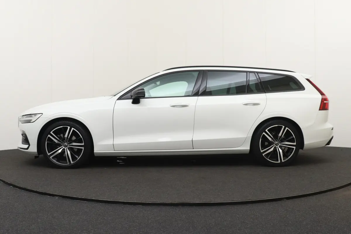 2.0 B3 Momentum Advantage Elek.Trekhaak Carplay Adapt.Cruise