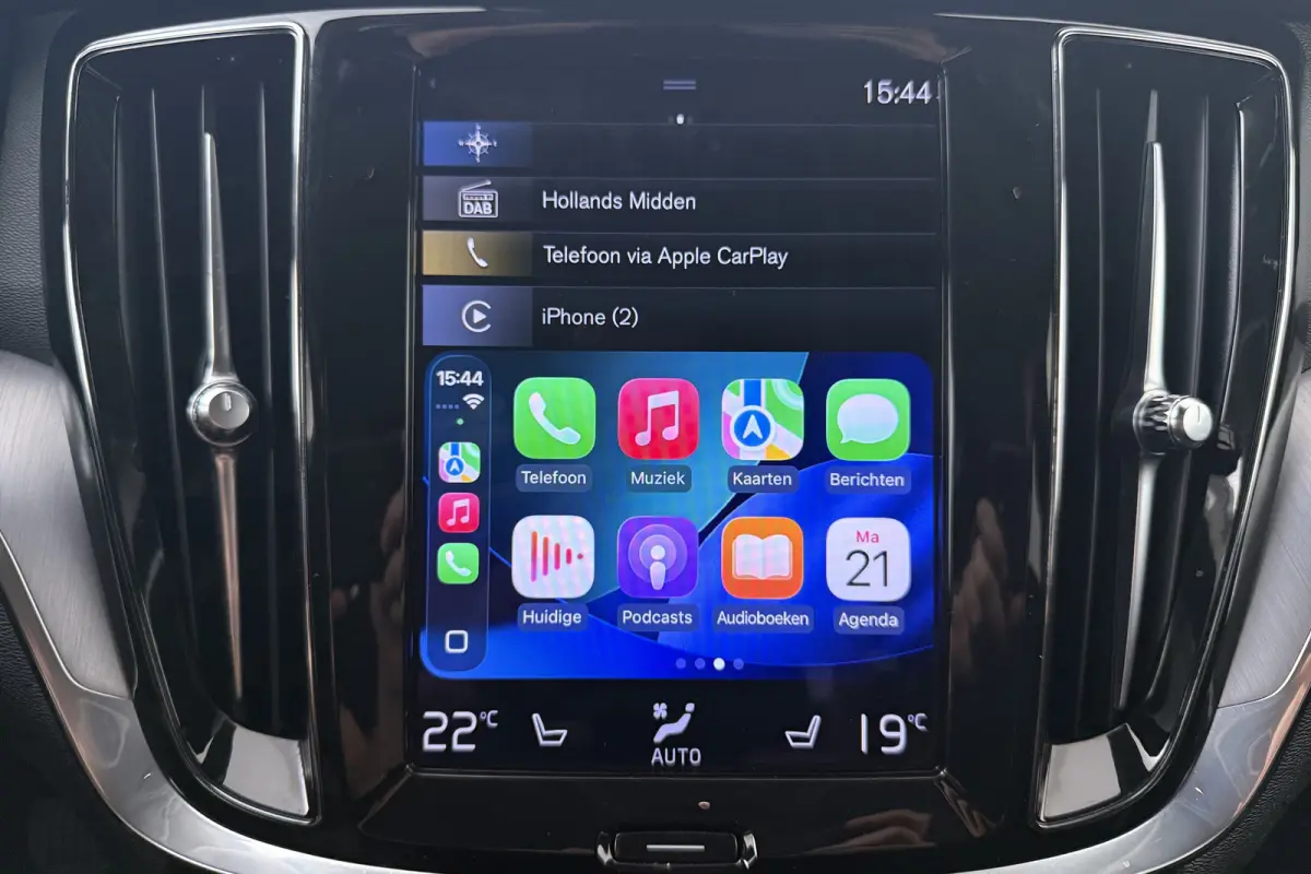 2.0 B3 Momentum Advantage Elek.Trekhaak Carplay Adapt.Cruise