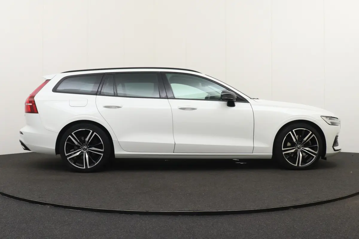 2.0 B3 Momentum Advantage Elek.Trekhaak Carplay Adapt.Cruise