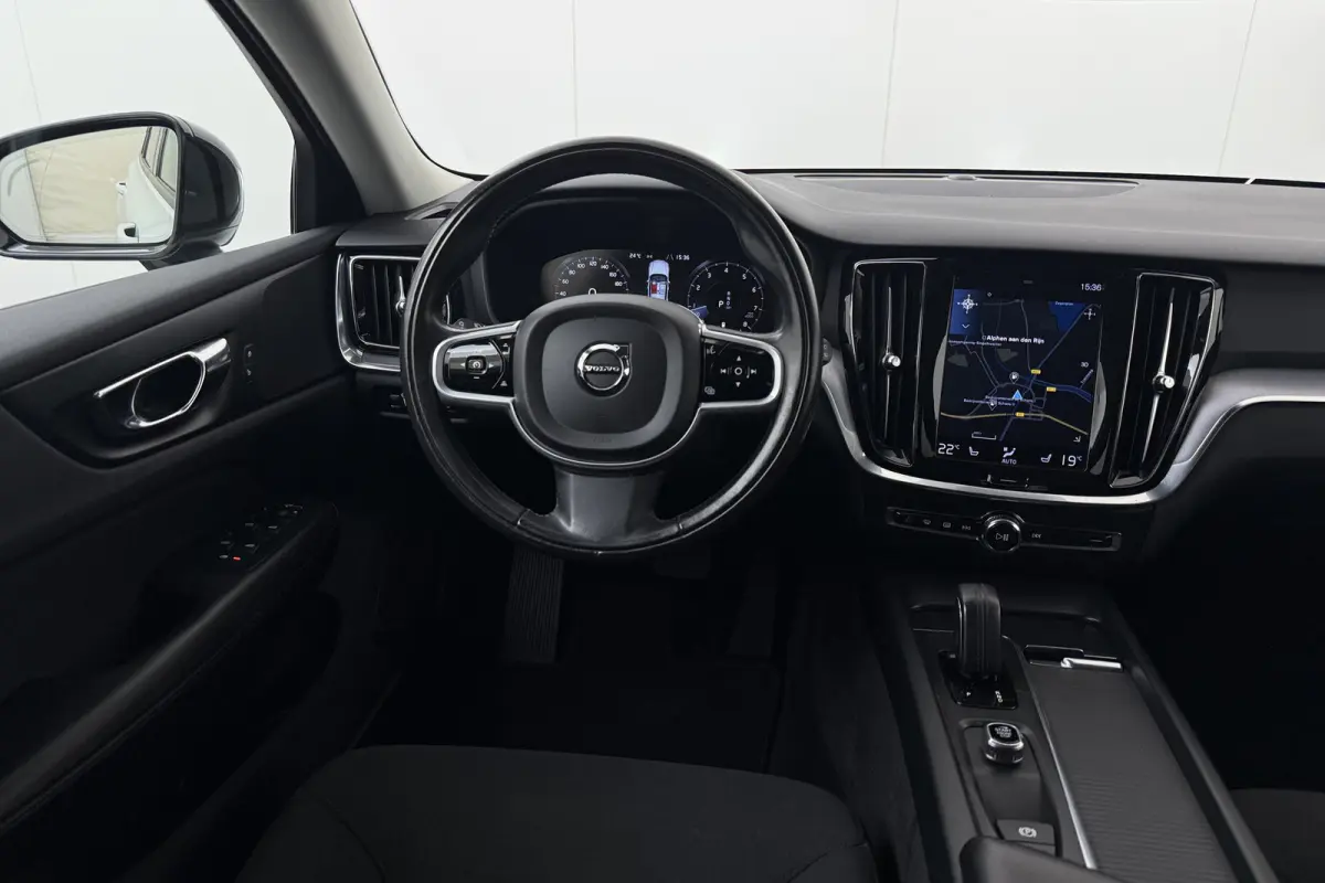 2.0 B3 Momentum Advantage Elek.Trekhaak Carplay Adapt.Cruise