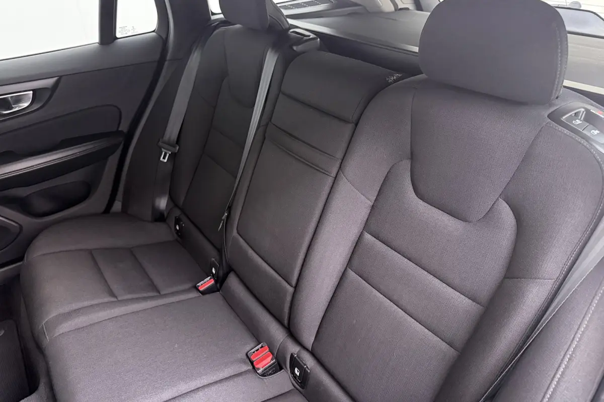 2.0 B3 Momentum Advantage Elek.Trekhaak Carplay Adapt.Cruise