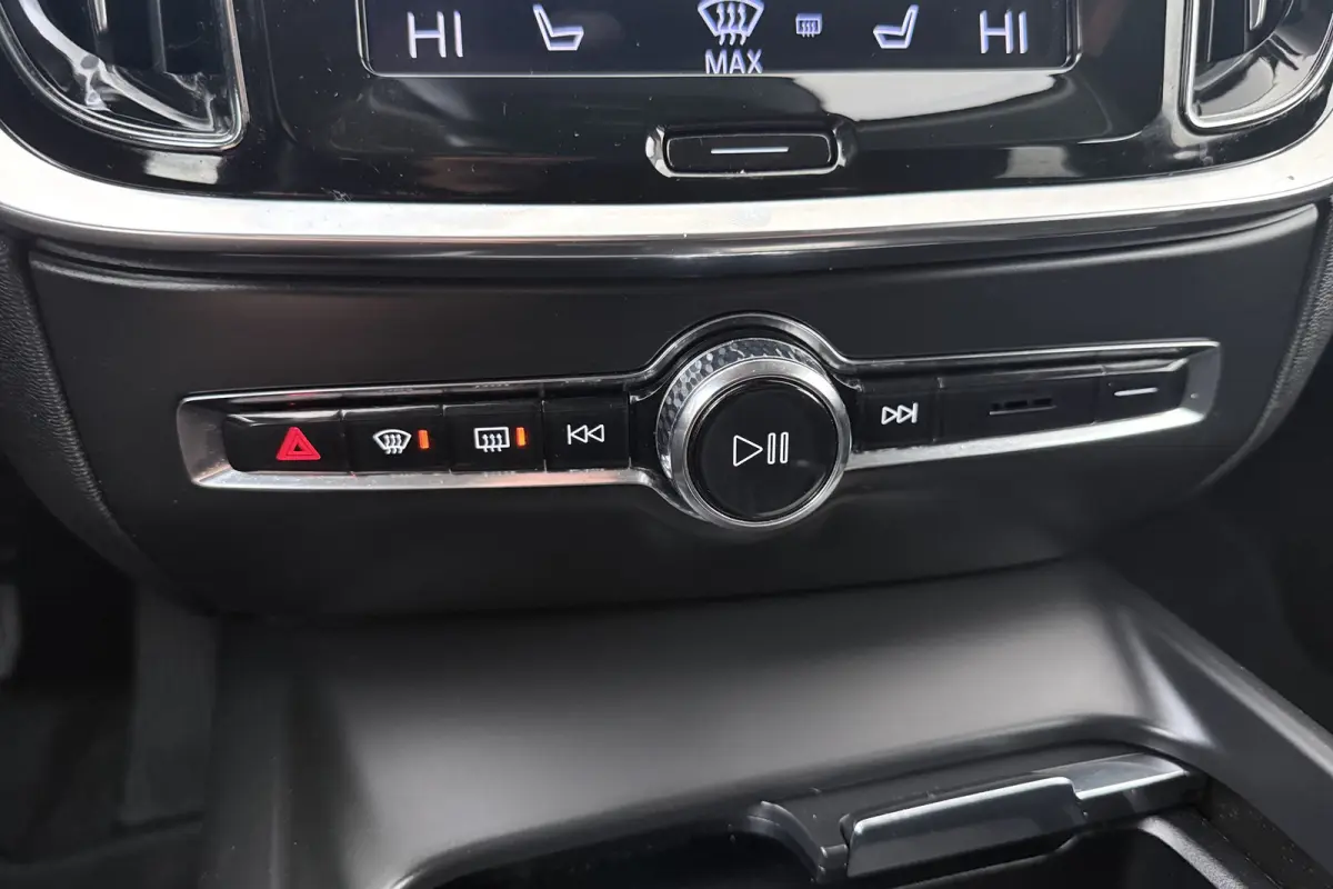 2.0 B3 Momentum Advantage Elek.Trekhaak Carplay Adapt.Cruise