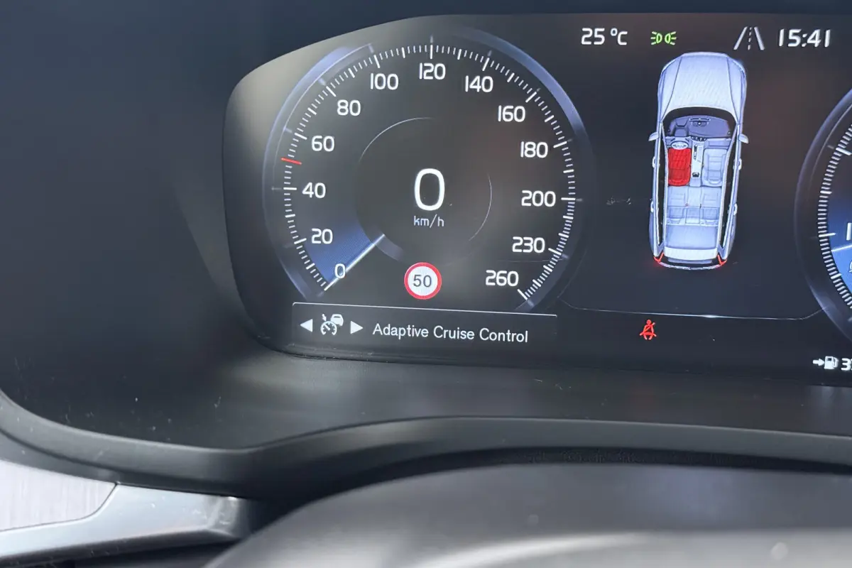 2.0 B3 Momentum Advantage Elek.Trekhaak Carplay Adapt.Cruise