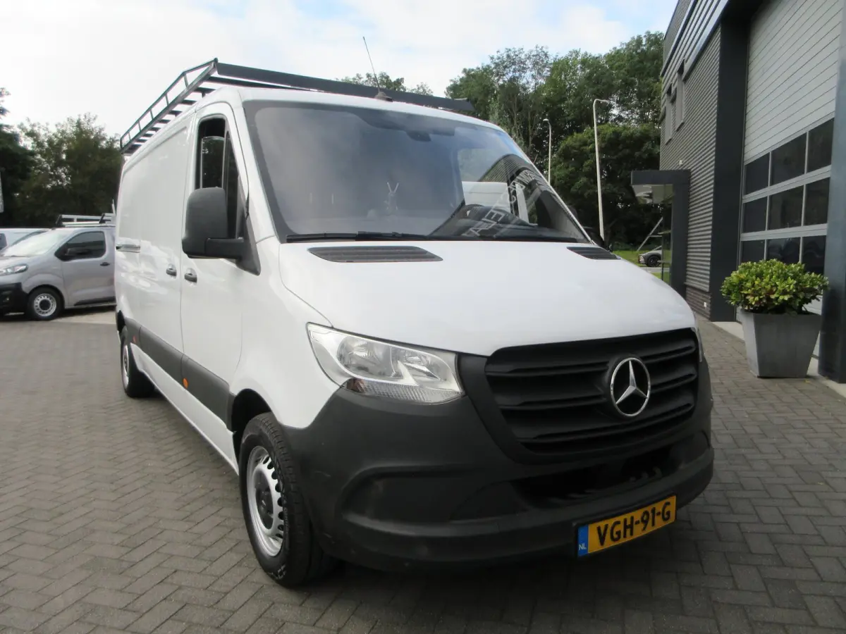 314 2.2 CDI L2H1 airco ,3 zits ,trekhaak ,impiriaal