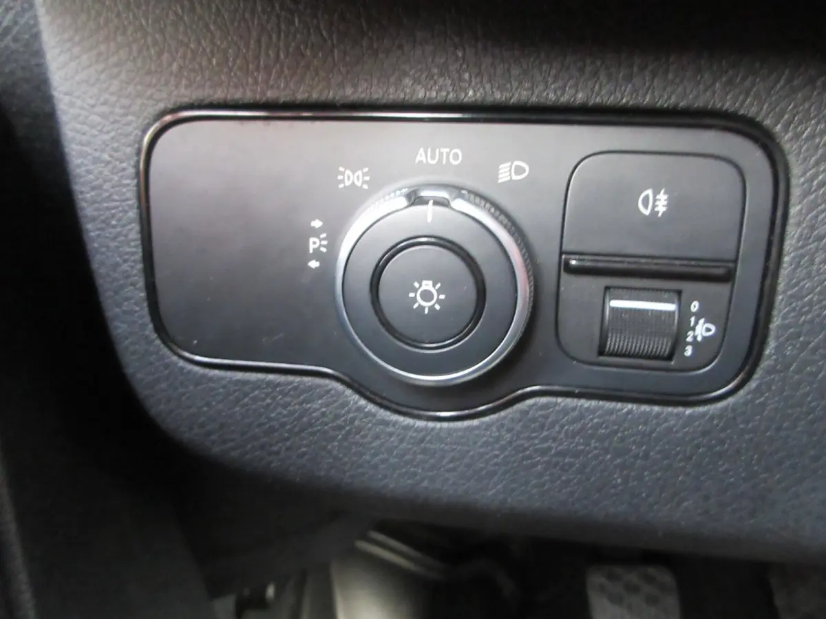 314 2.2 CDI L2H1 airco ,3 zits ,trekhaak ,impiriaal