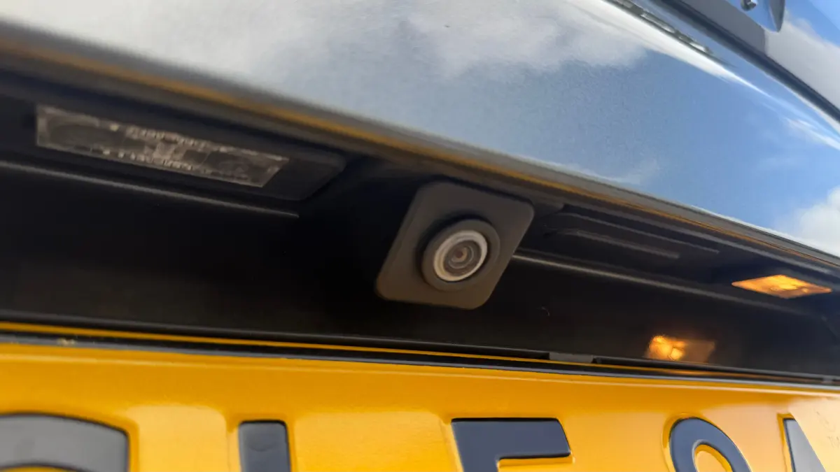 1.2 PURETECH 130PK GT-LINE AUTOMAAT / NAVI / LEDER / CLIMA / FULL-LED / PDC / 18" LMV / KEYLESS / CAMERA / PANO. DAK / AFN. TREKHAAK !!