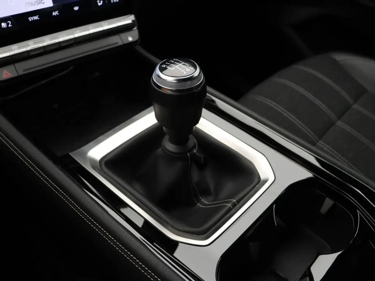 mild hybrid advanced 130pk techno | Trekhaak | 360 graden camera | Elektrisch verwarmbare voorruit | Dodehoekdetectie met correctie |