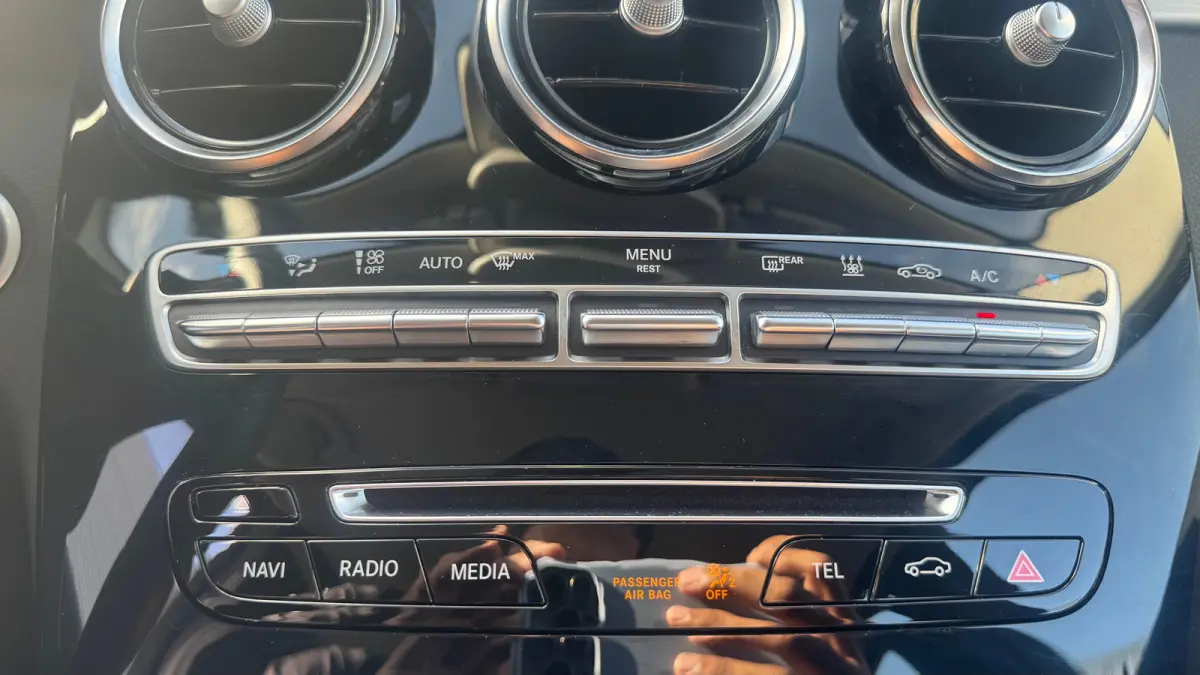 C350e 279PK LEASE EDITION PLUS AUTOMAAT / NAVI / LEDER / CLIMA / FULL-LED / PDC / 17" LMV / CAMERA / KEYLESS / BLUETOOTH / ADAPT. CRUISECONTROL !!